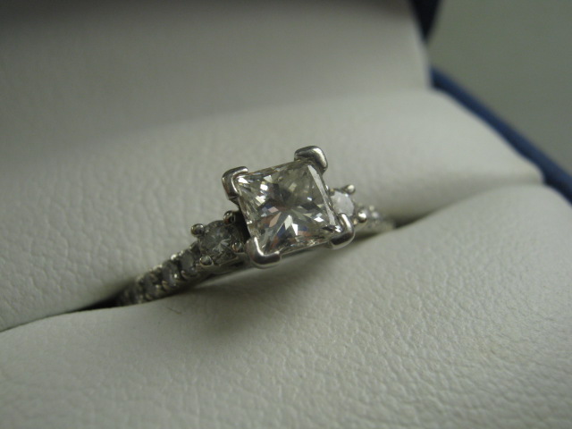0.58ct Princess Cut Diamond Solitaire Accent 14k White Gold Ring H VVS 2 + Box + 2