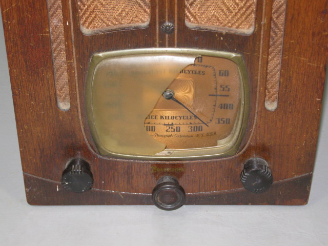 Vtg 1937 1938 Emerson CH R-156 Wood Cabinet Tombstone Tabletop Vacuum Tube Radio 1