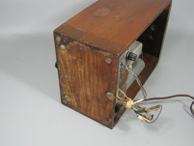 Vtg 1937 1938 Emerson CH R-156 Wood Cabinet Tombstone Tabletop Vacuum Tube Radio 10