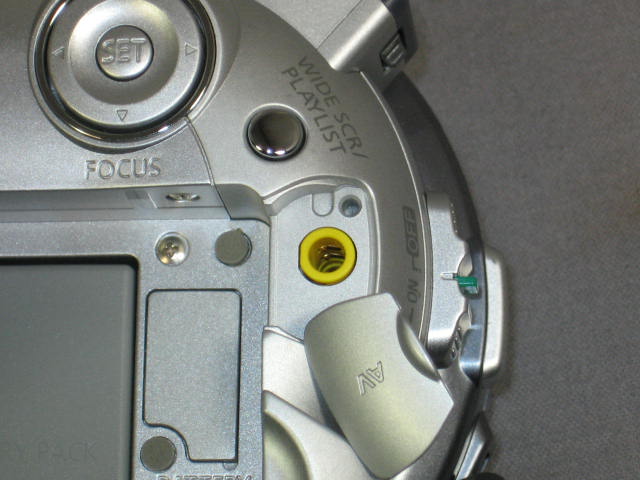 Canon DC100 DC 100 Mini DVD R/RW Digital Camcorder NR 7