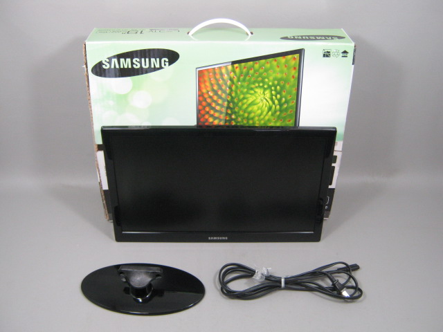 Samsung 19" Widescreen LED TV HDTV Series 4 4003 UN19D4003BD USB HDMIx2 No Res!