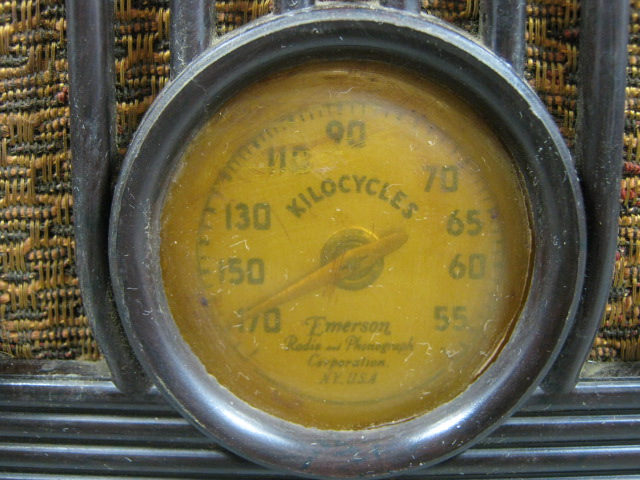 Vtg Antique Emerson Art Deco Tube Radio BA-199 AM? Brown Bakelite Case? NO RES! 10