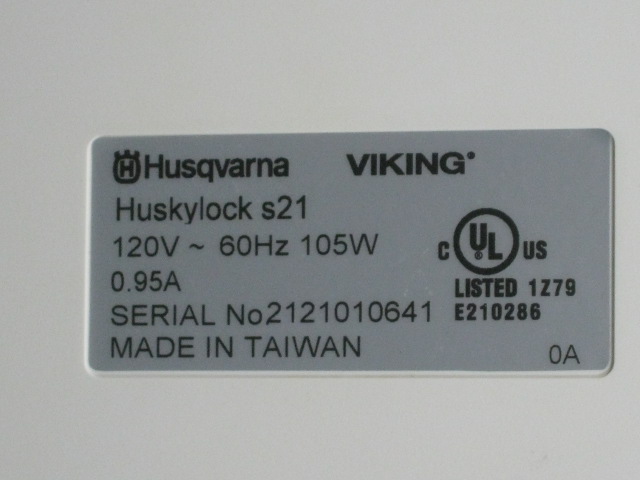 Husqvarna Viking Huskylock s21 Overlock Serger Sewing Machine Just Serviced NR! 8