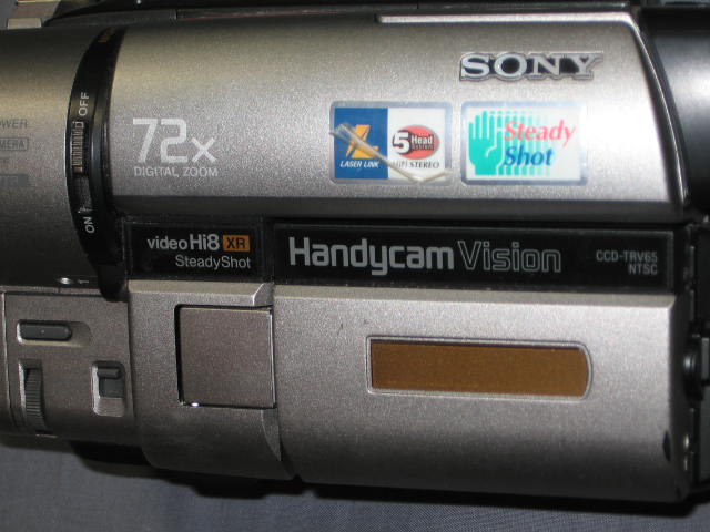 Sony CCD-TRV65 HandyCam Vision Hi8 Video Camcorder NR 2