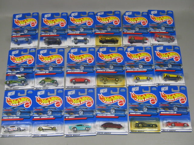 141 NEW Hotwheels Cars Assortment Lot MOC 2000 Collectors Series Mattel 1:64 NR 11