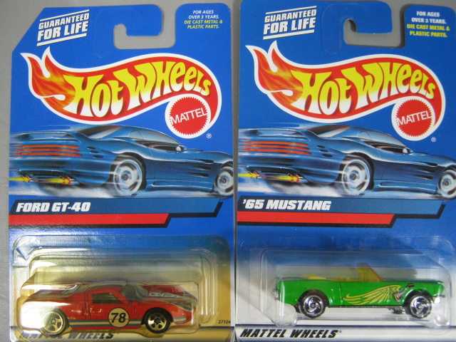 141 NEW Hotwheels Cars Assortment Lot MOC 2000 Collectors Series Mattel 1:64 NR 18