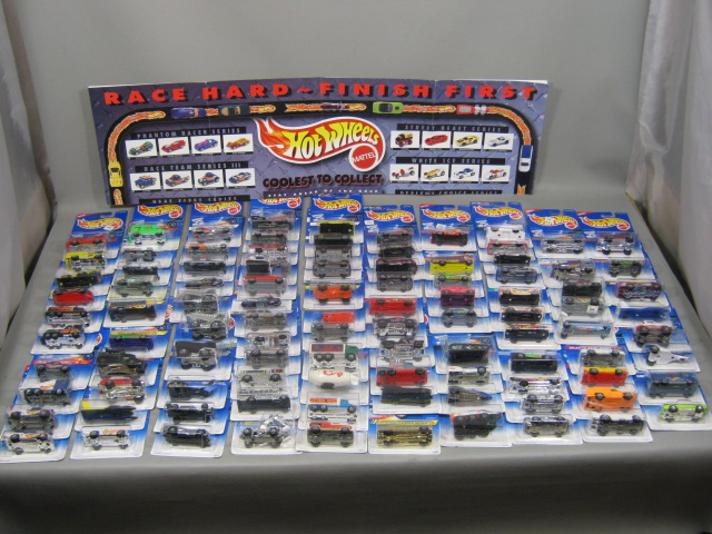 100 New Hotwheels Cars Lot Assortment MOC Mattel 1996-97 Collectors Series NR!