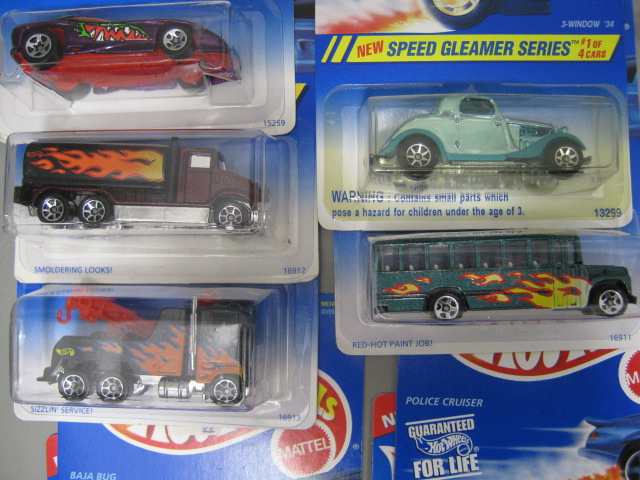 100 New Hotwheels Cars Lot Assortment MOC Mattel 1996-97 Collectors Series NR! 2