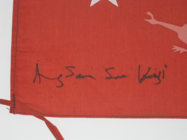 RARE Aung San Suu Kyi Hand Signed National League Democracy Burma Myanmar Flag 2