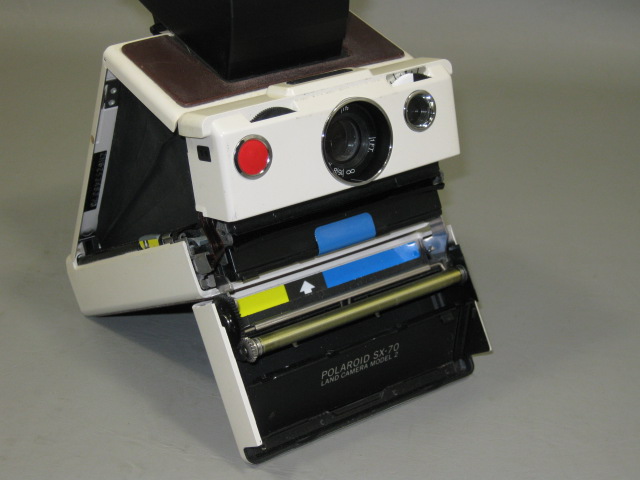 Vtg White Polaroid SX-70 Land Instant Film Camera Model 2 W/ Leather Case Tested 2