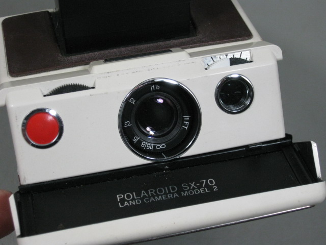 Vtg White Polaroid SX-70 Land Instant Film Camera Model 2 W/ Leather Case Tested 3