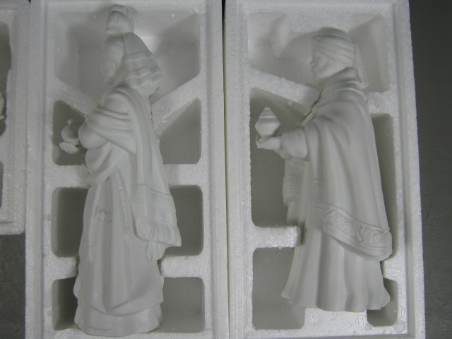 14 Avon Nativity White Bisque Porcelain Xmas Figurine Figure Set Holy Family NR! 4