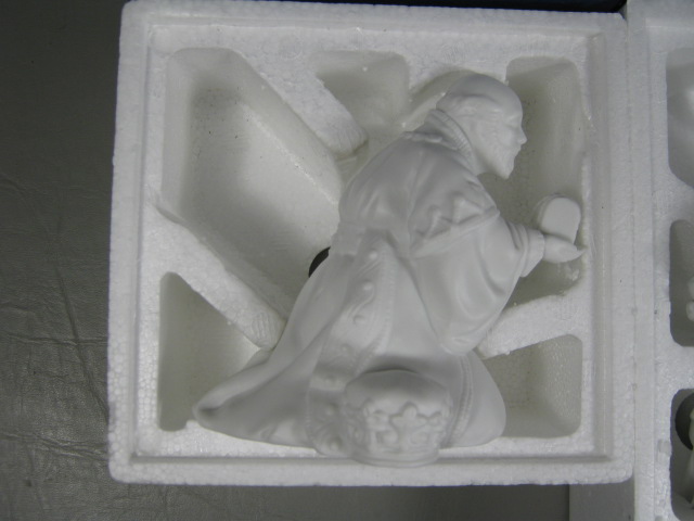 14 Avon Nativity White Bisque Porcelain Xmas Figurine Figure Set Holy Family NR! 5
