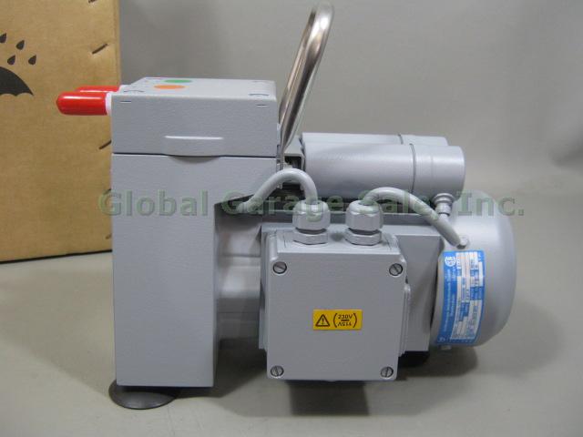 NEW In Box Vacuubrand ME 2C Diaphragm Vacuum Pump 250 mbar 120V Made In Germany 1