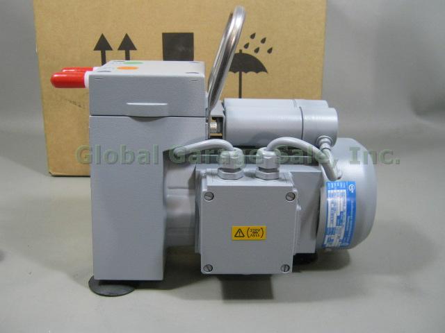 NEW In Box Vacuubrand ME 2C Diaphragm Vacuum Pump 250 mbar 240V Made In Germany 1