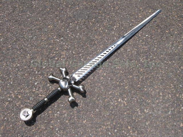 Frost Cutlery Russ Farrell Design Large Battle Sword Skull & Crossbones 37 Blade