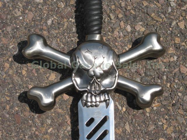 Frost Cutlery Russ Farrell Design Large Battle Sword Skull & Crossbones 37 Blade 2