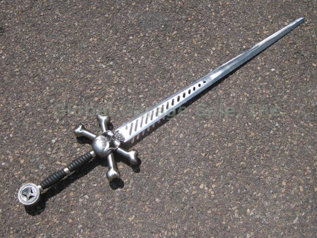 Frost Cutlery Russ Farrell Design Large Battle Sword Skull & Crossbones 37 Blade 4