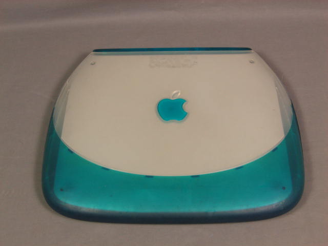 Apple Mac iBook Clamshell Laptop Computer iomega Zip250 1