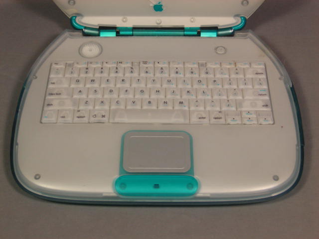 Apple Mac iBook Clamshell Laptop Computer iomega Zip250 3