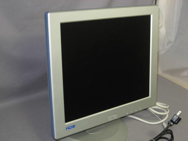 KDS 17" Inch Flat Panel LCD Computer Screen Monitor NR 2