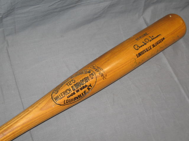 Vintage Brooks Robinson Hand Signed Baseball Bat +Photo 5