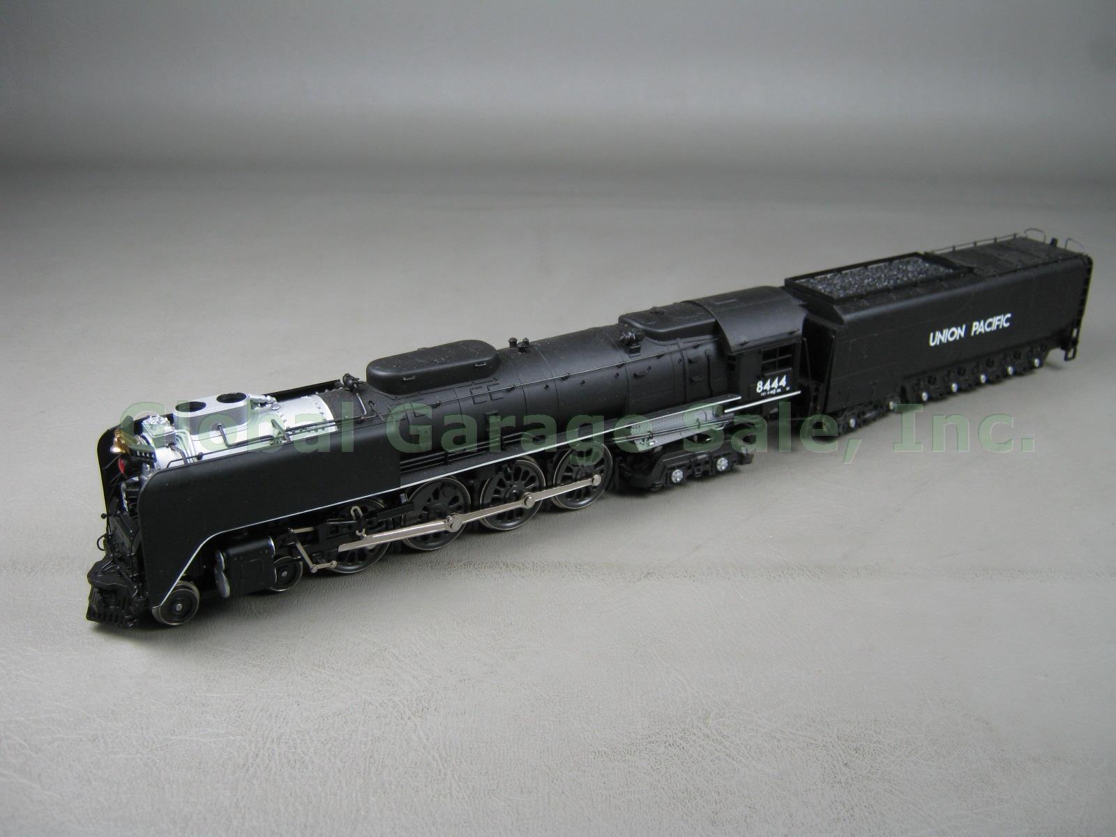 AHM Rivarossi Union Pacific 4-8-4 FEF 8444 Locomotive Train Engine + Coal Tender