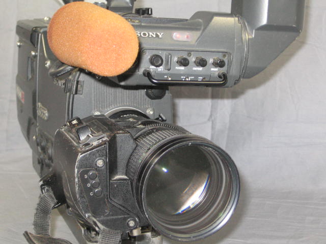 Sony BVW-300A Broadcast 3CCD Video Camera Fujinon Lens 5