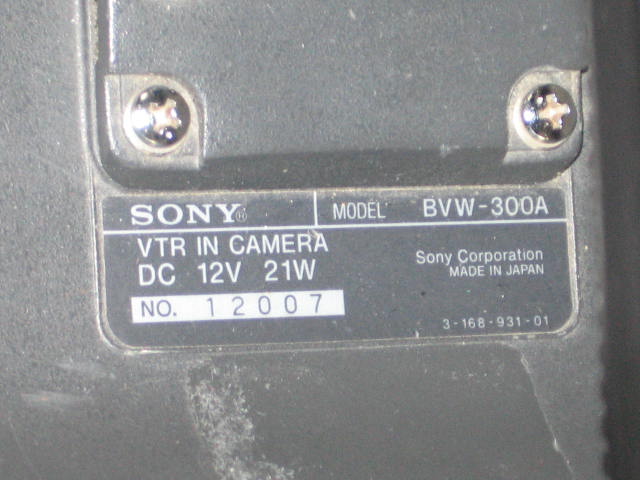 Sony BVW-300A Broadcast 3CCD Video Camera Fujinon Lens 9