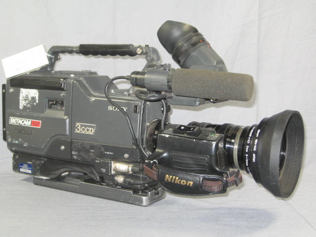 Sony BVW-400 Betacam SP 3-CCD Video Camera Nikon S19x8 1
