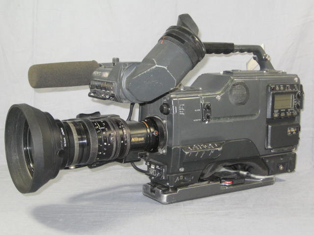 Sony BVW-400 Betacam SP 3-CCD Video Camera Nikon S19x8 2