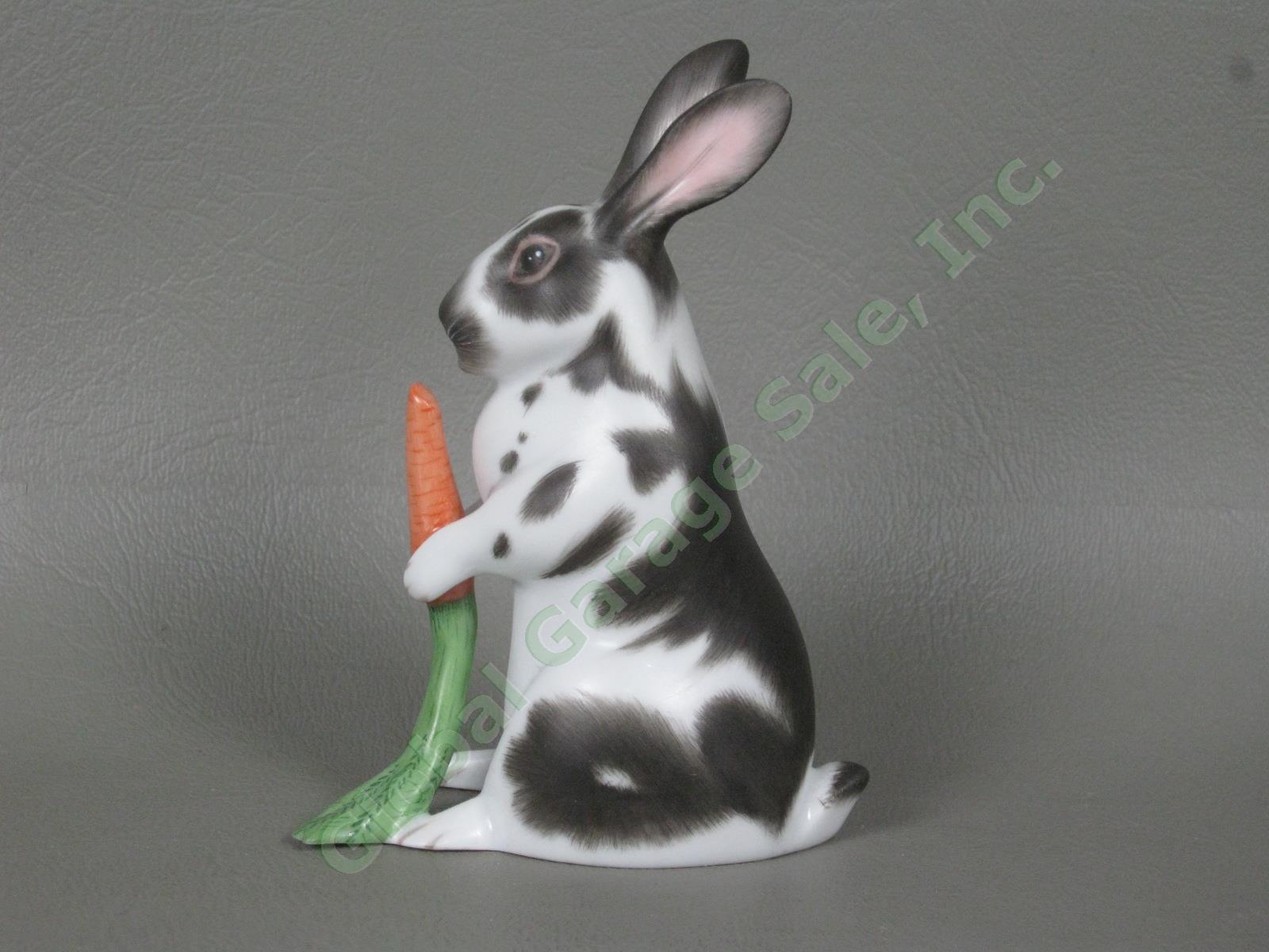 2005 Herend Black & White Porcelain 3.75" Bunny Rabbit With Carrot Figurine NR! 2