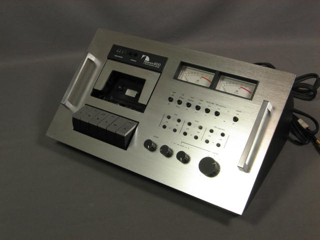 Nakamichi 600 Wedge 2-Head Cassette Tape Deck Console 3