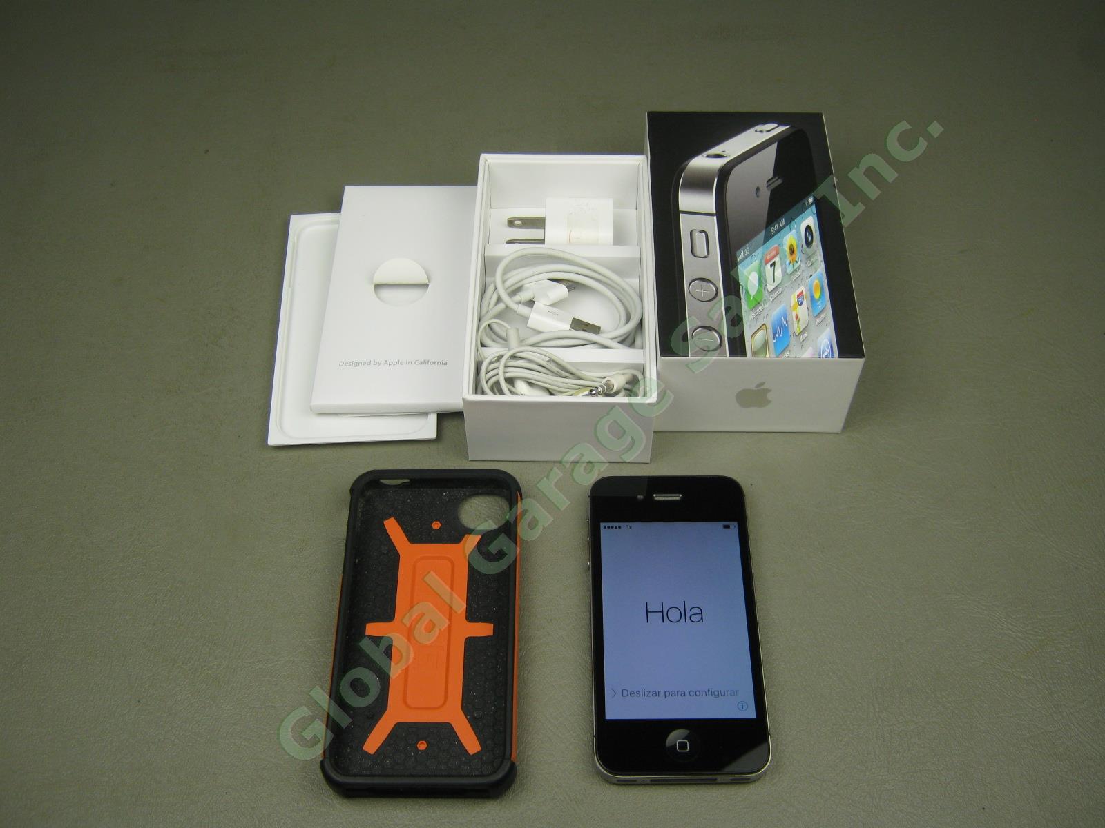 Black Verizon 16GB Apple iPhone 4s A1387 Clean ESN + UAG Case USB Charger Bundle