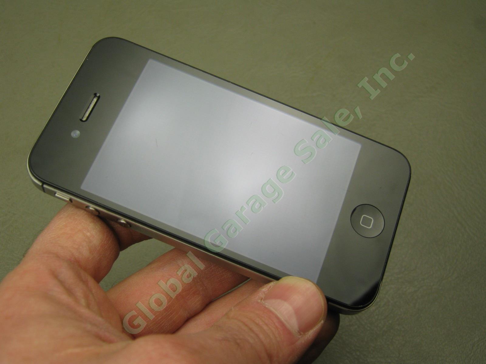 Black Verizon 16GB Apple iPhone 4s A1387 Clean ESN + UAG Case USB Charger Bundle 6