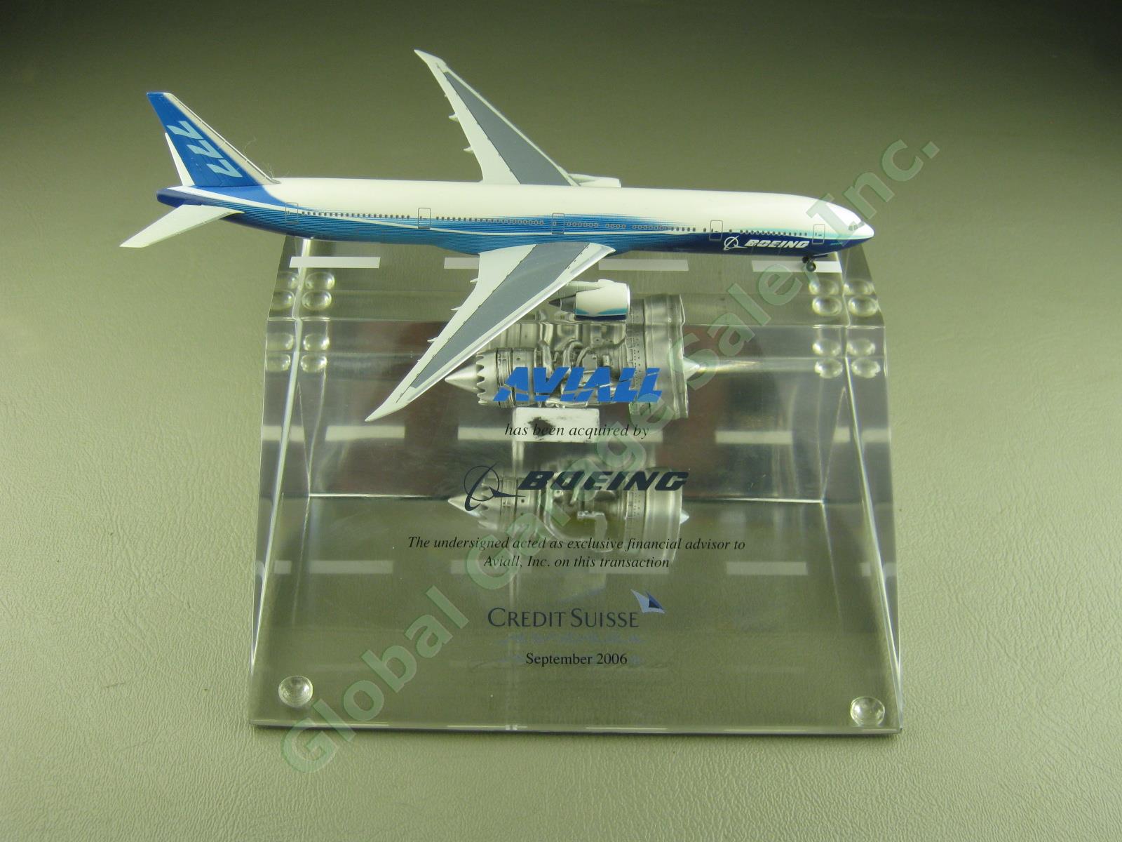 2006 Boeing Aviall Credit Suisse Paperweight 777 Airplane Engine Lucite Acrylic