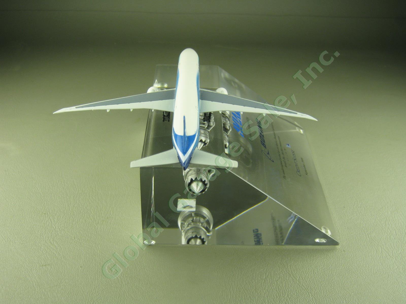 2006 Boeing Aviall Credit Suisse Paperweight 777 Airplane Engine Lucite Acrylic 4