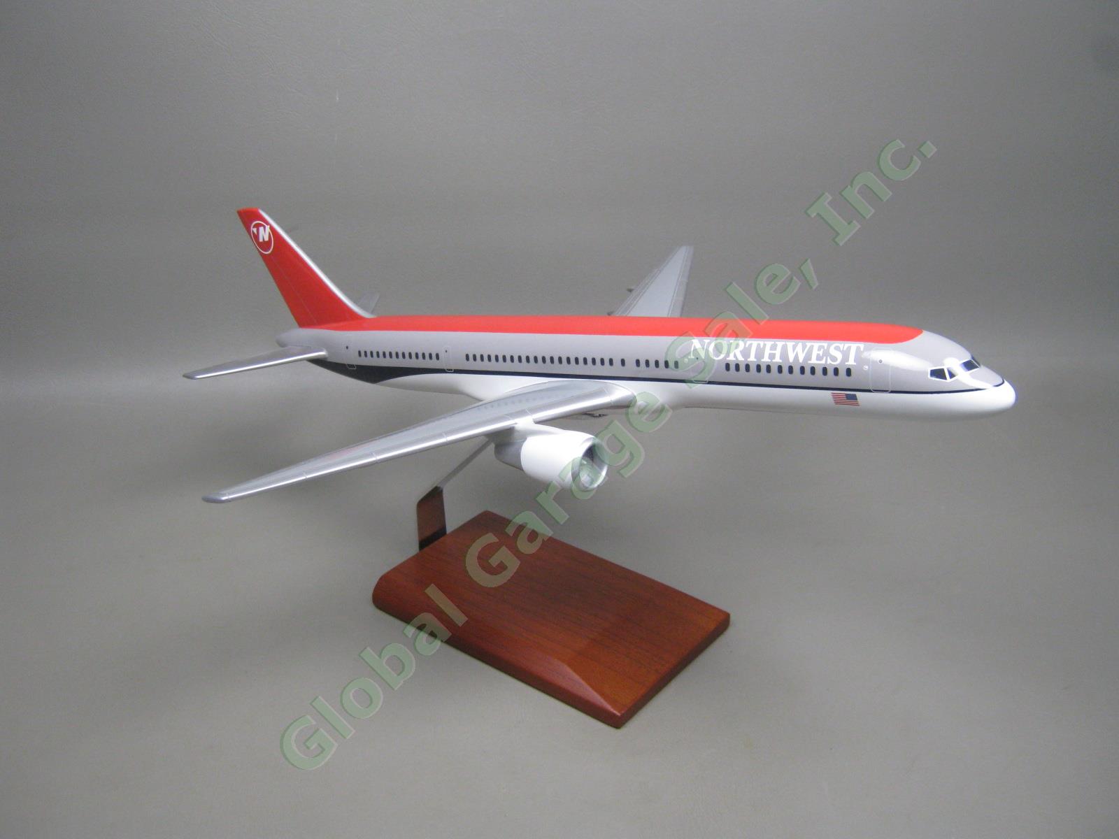 Museum-Quality Northwest Airlines B757-200 1/100 Desktop Display Model Plane NR!