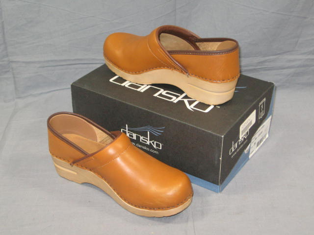 Womens Dansko Professional Latigo Clog Shoe Honey Sz 39 1