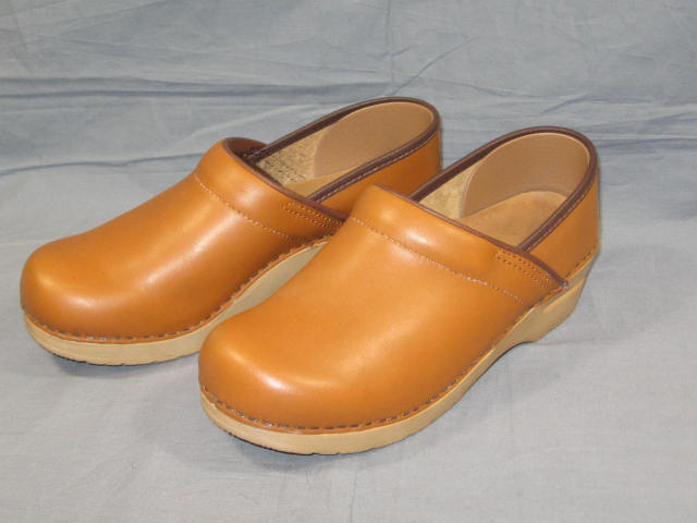 Womens Dansko Professional Latigo Clog Shoe Honey Sz 39 2
