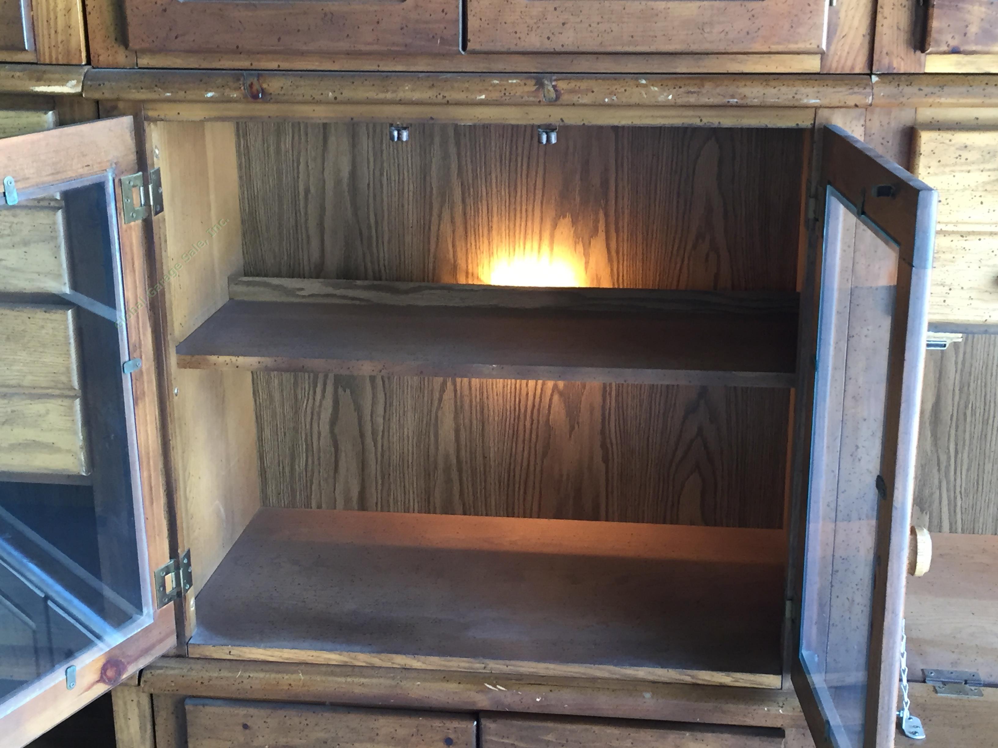 Bassett Furniture Wood China Display Storage Cabinet Wall Unit Bookshelf Oak? NR 3