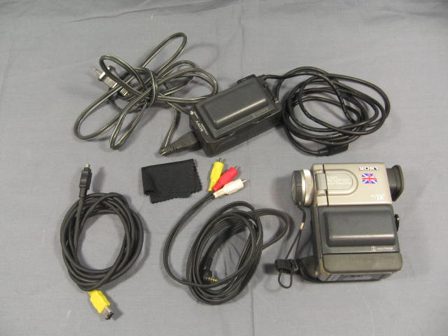 Sony DCR-PC7 MiniDV Mini DV Video Camera Recorder NR