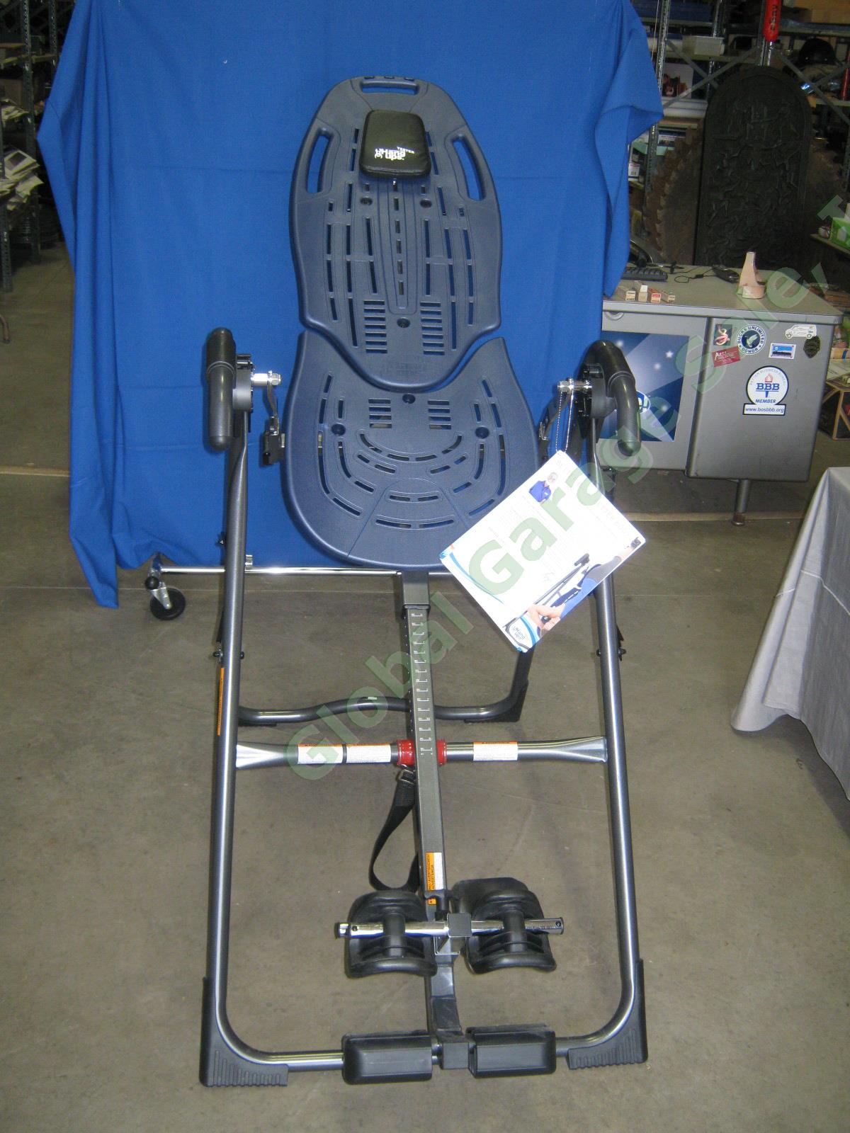 Teeter Hang Ups EP-560 Ltd Inversion Table w/ Manual DVD + Back Pain Relief Kit