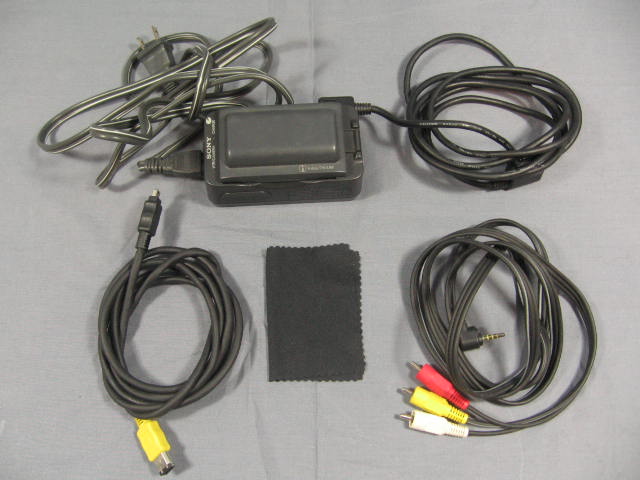 Sony DCR-PC7 MiniDV Mini DV Video Camera Recorder NR 12