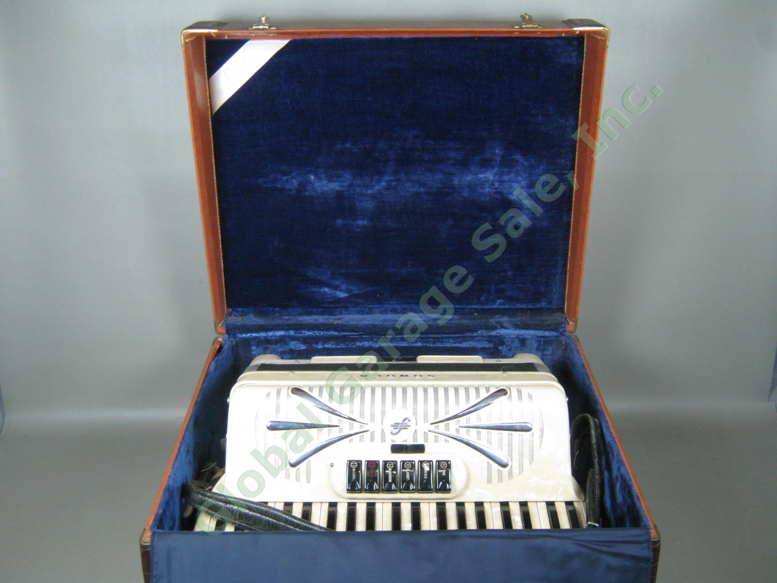 Rare Vtg Sonola SS6 Double Tone Chamber 41-Key Piano Accordion Accordian W/ Case
