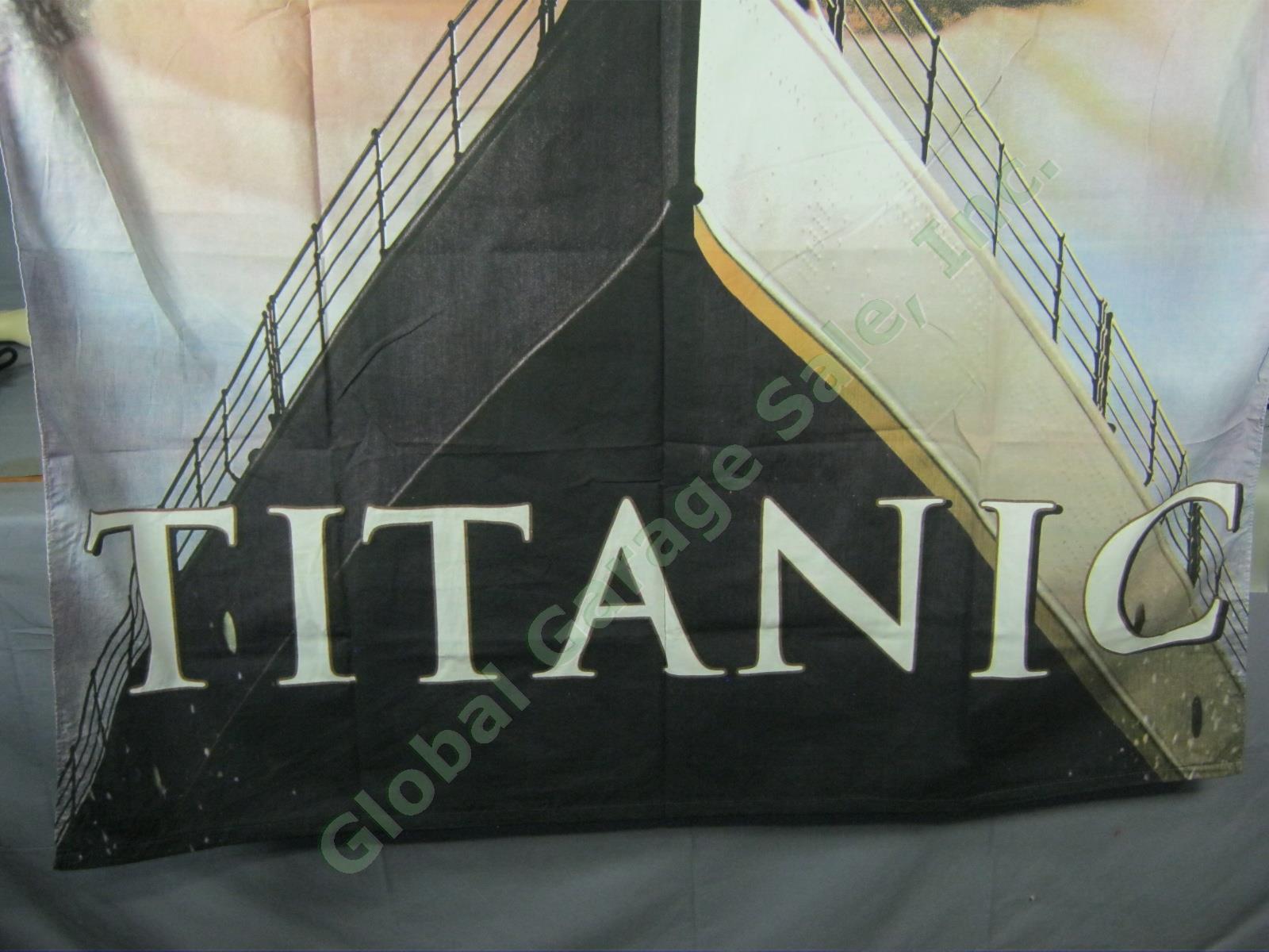 1997 Titanic Movie Theatre Fabric Banner Leonardo DiCaprio Kate Winslet Poster 2