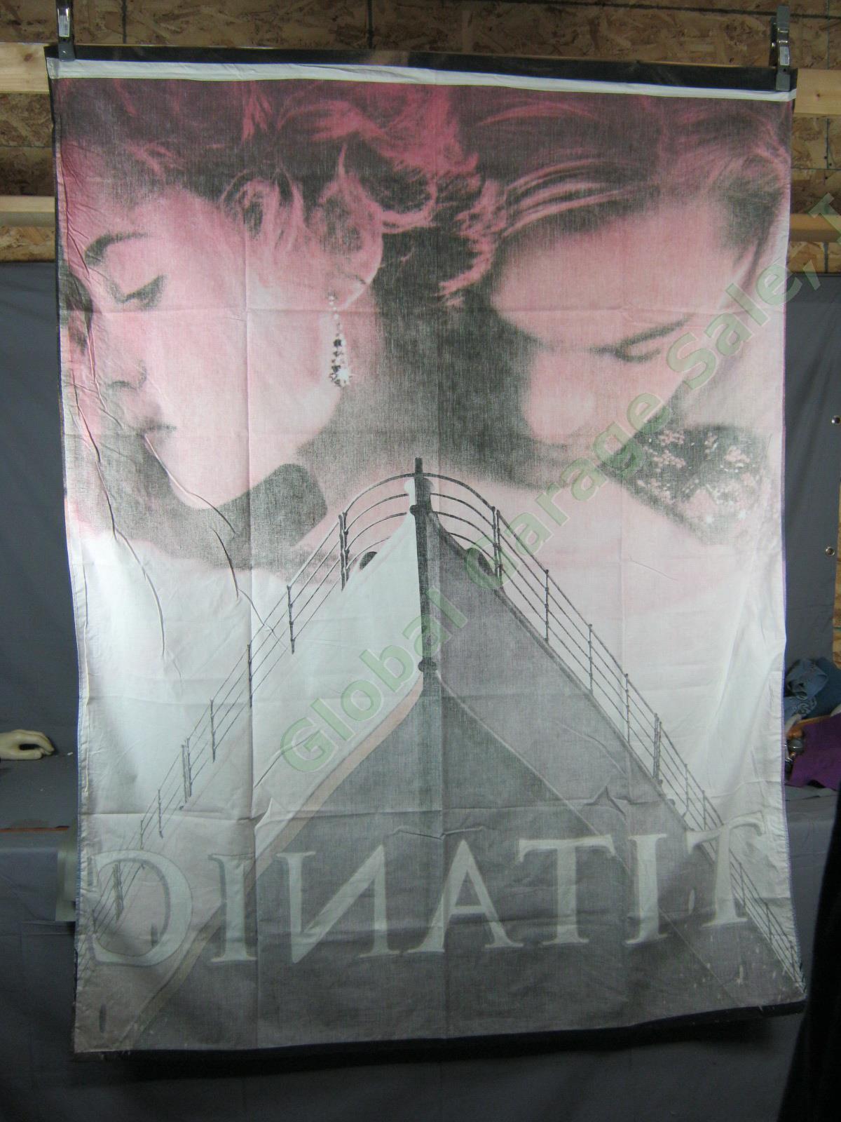 1997 Titanic Movie Theatre Fabric Banner Leonardo DiCaprio Kate Winslet Poster 3