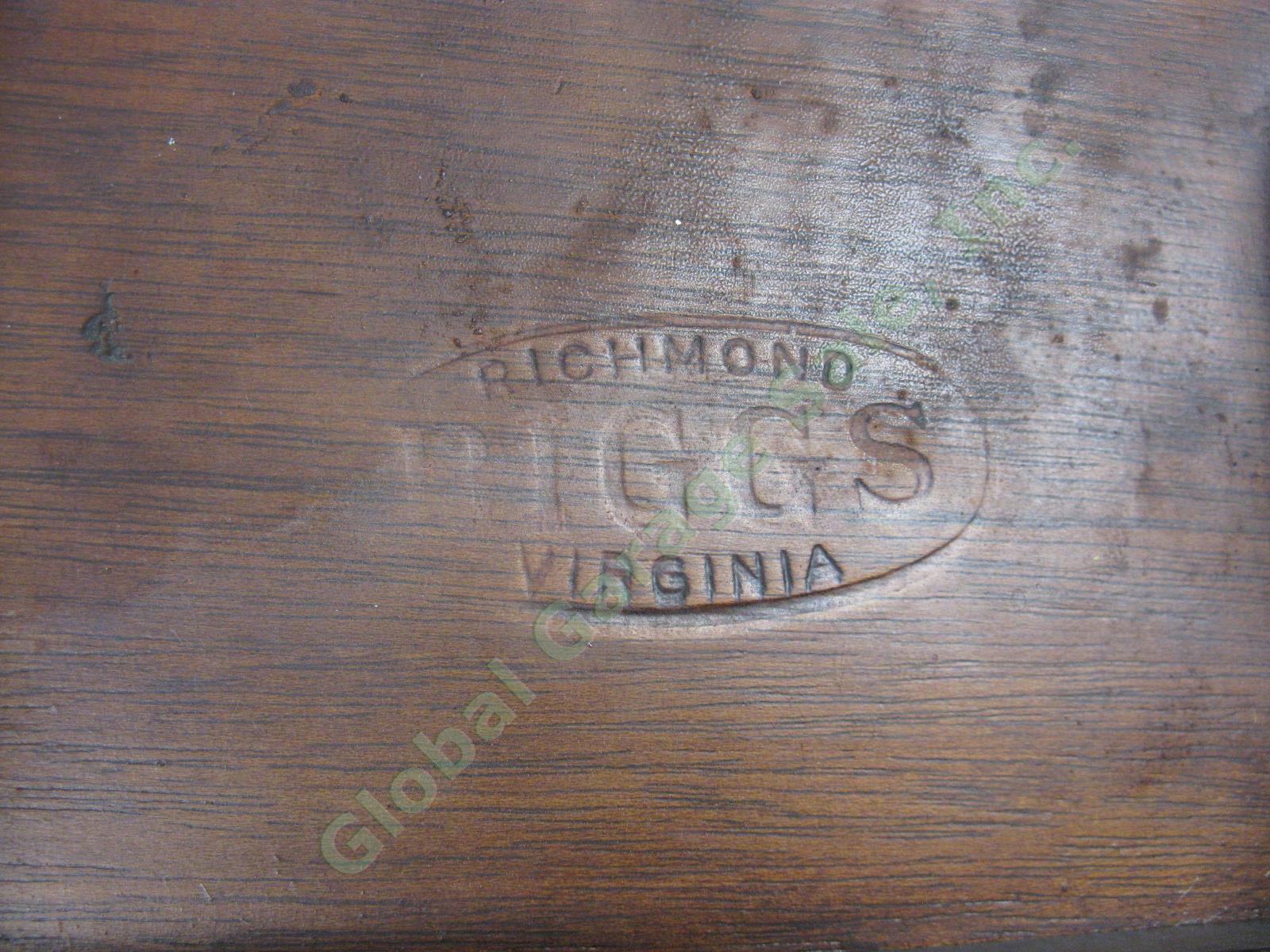 Vtg Biggs Furniture Virginia Mahogany Center Spindle Candle Stand Table 25" x15" 4