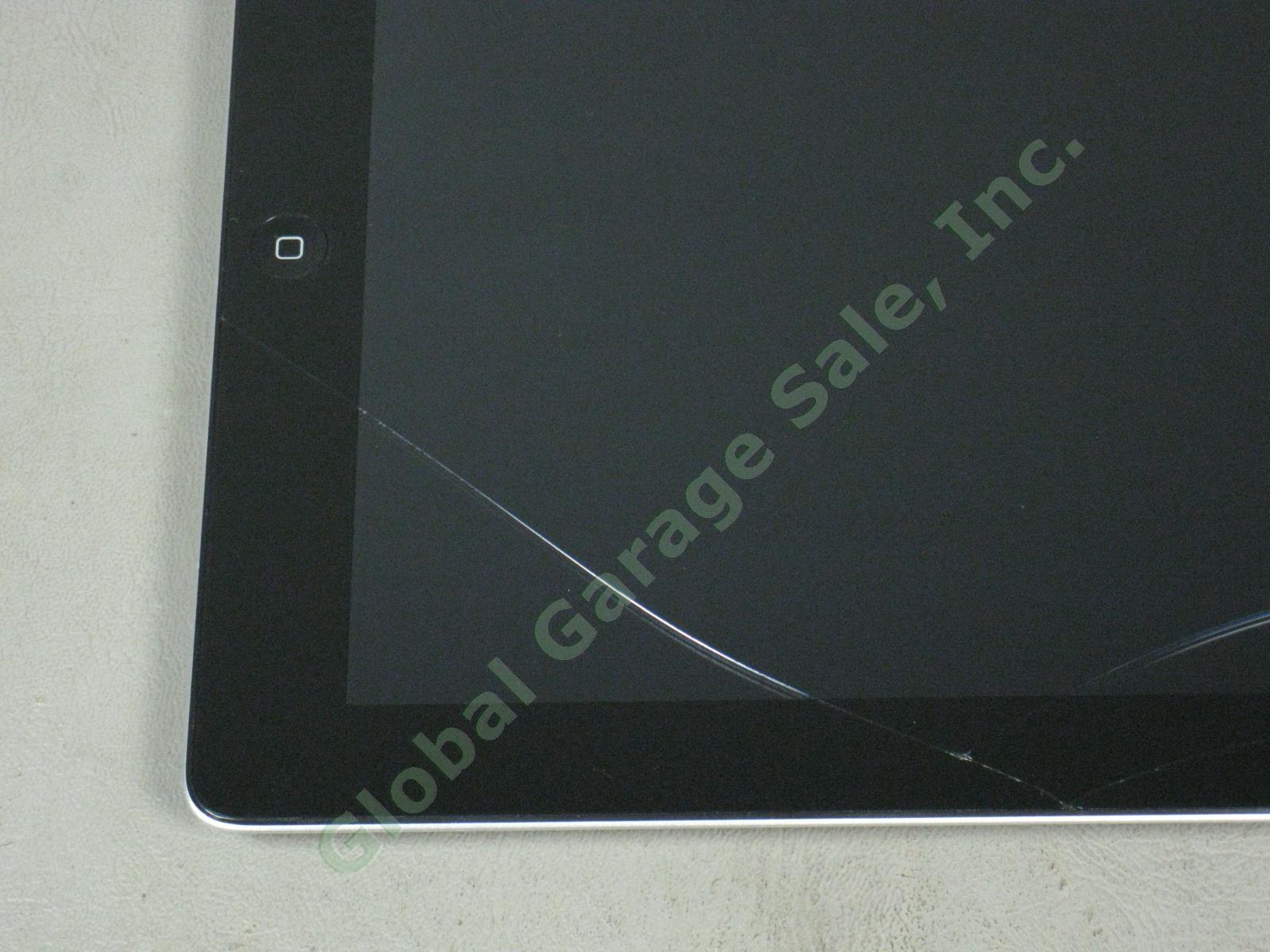 Apple iPad 2 Wifi 32GB Black Tablet MC770LL/A A1395 Works Great Cracked Glass NR 3