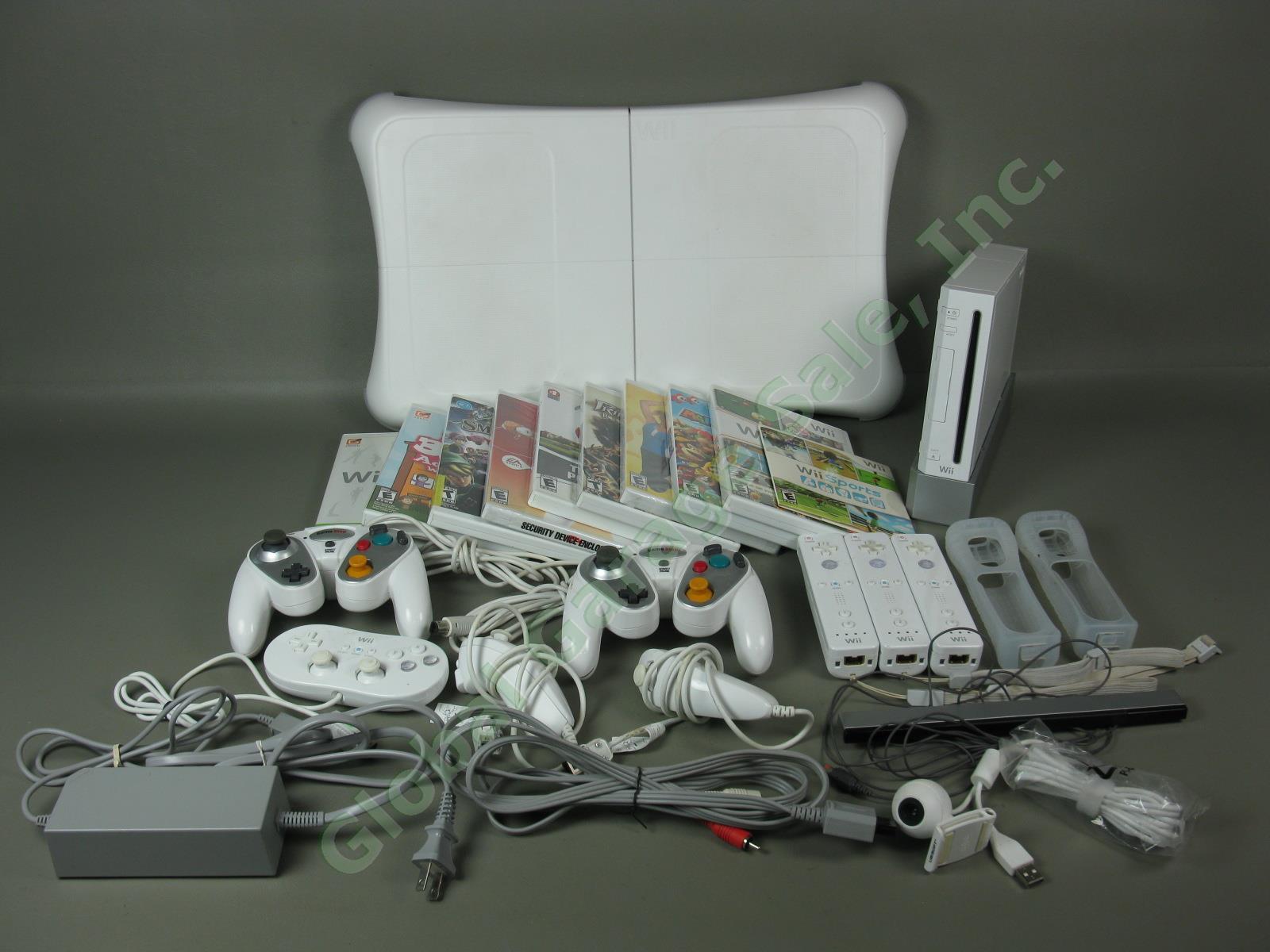 Nintendo Wii Lot White Console System 10 Games 3 Remotes 3 Controller 2 Nunchuck